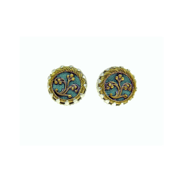 Curly leaf stud earrings